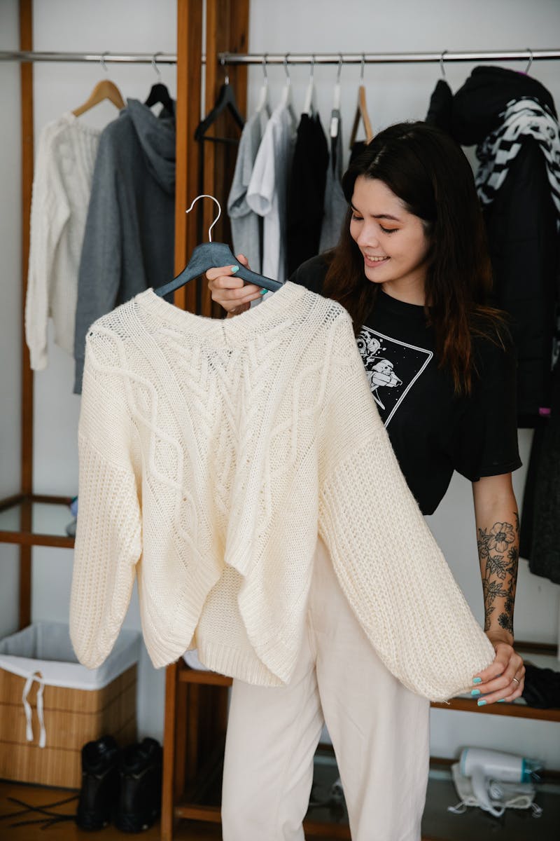 Cashmere V-Neck